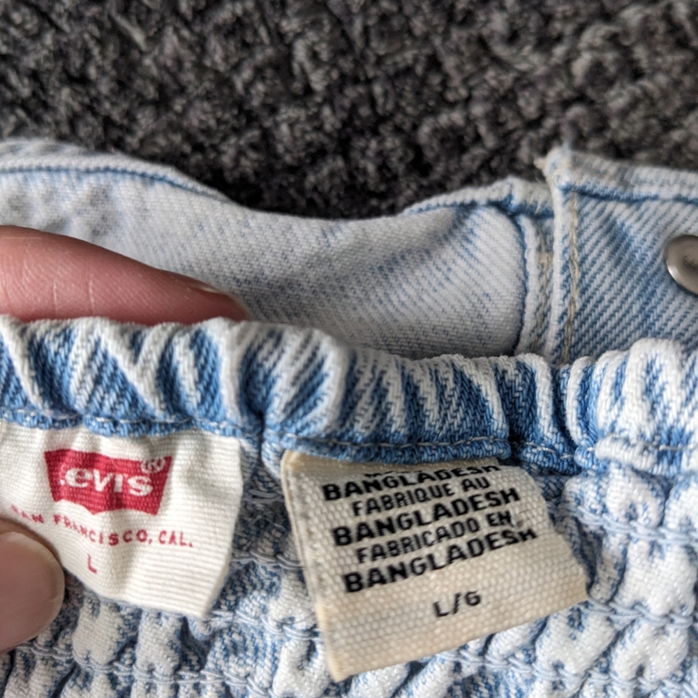 Levi’s Womens Button Down Denim Slim Fit Halter Crop Top Light Wash 🔥 - Picture 8 of 10